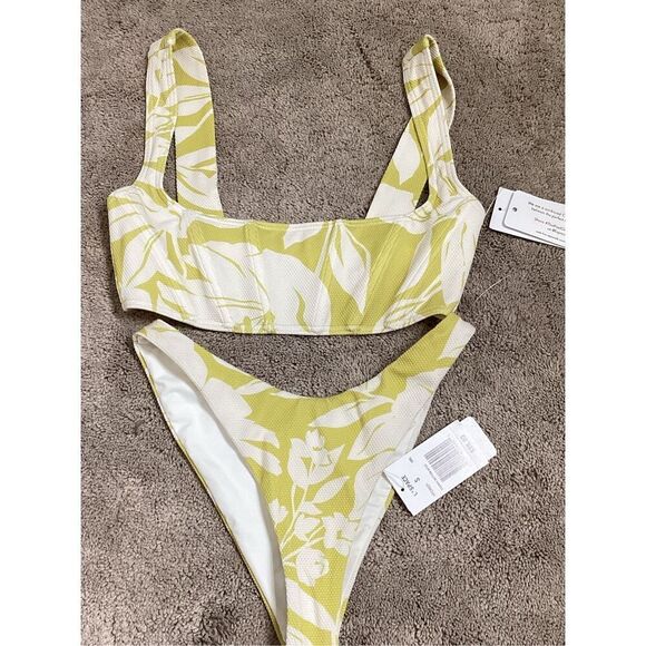 NEW. L*SPACE Havana Blooms teeny bikini. Small. Retails $188 - Picture 10 of 10